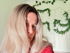 Alice555 - blond female with  big tits webcam at ImLive
