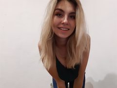 AliceLaLoona - blond female webcam at ImLive