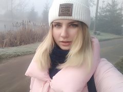 AliceLaLoona - blond female webcam at ImLive