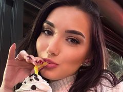 AliceSchuster - female with black hair and  small tits webcam at LiveJasmin