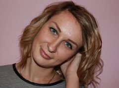 AliceStar - blond female with  big tits webcam at ImLive