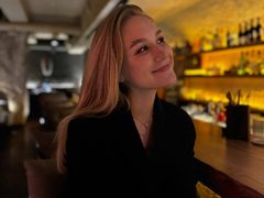 AliceVibes - blond female with  big tits webcam at xLoveCam