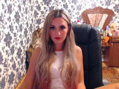 Titanna - blond female webcam at xLoveCam