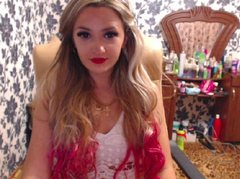 Titanna - blond female webcam at xLoveCam