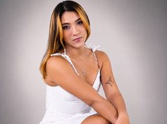 Aliice_Smith - blond female webcam at ImLive