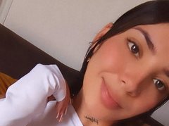 Alina_Ospina - female with black hair webcam at ImLive