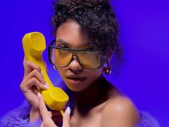 AlishaOnde - female with brown hair webcam at ImLive