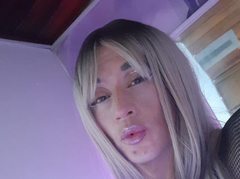 AlishaaNixxx - shemale webcam at ImLive