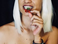 Alle_xxxs - female with black hair and  small tits webcam at ImLive