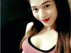 AlluringKlarisa - female with black hair and  small tits webcam at ImLive