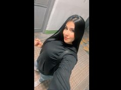Amaia_Cooper - female with black hair webcam at ImLive