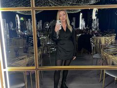 AmaliaSun - female with black hair and  small tits webcam at ImLive