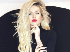 Amazing18TS - shemale with black hair webcam at ImLive