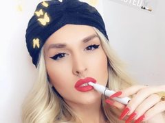 Amazing18TS - shemale with black hair webcam at ImLive