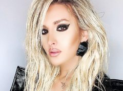 Amazing18TS - shemale with black hair webcam at ImLive