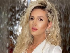 Amazing18TS - shemale with black hair webcam at ImLive