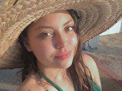 Amazingirlhot4u - female webcam at ImLive