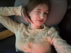 Ameliamimo - female with red hair and  big tits webcam at LiveJasmin