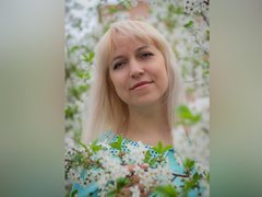 AnaBerry - blond female webcam at xLoveCam