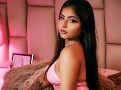 AnahiFox01 - female with black hair webcam at ImLive