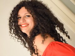 AnaliaCurlyy - female with brown hair and  big tits webcam at ImLive