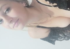 Anfisa - female with black hair and  small tits webcam at ImLive