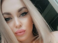 AngelNikss - blond female webcam at ImLive