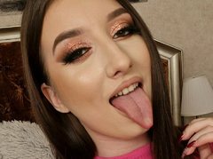AngelaDevilis - female with brown hair and  big tits webcam at ImLive