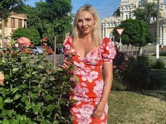 AngelinaLove28 - blond female with  big tits webcam at ImLive