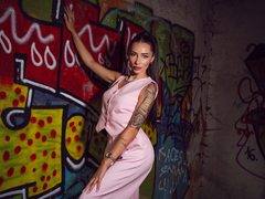 AngieShae - female with brown hair webcam at ImLive