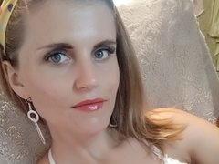 AnitaGlamorX - female with brown hair and  small tits webcam at ImLive