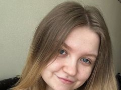 AnitaVine - blond female with  small tits webcam at xLoveCam