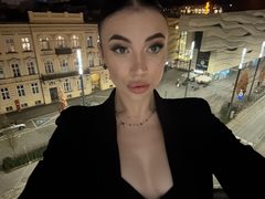 AnnaBlack69 - female with black hair webcam at xLoveCam