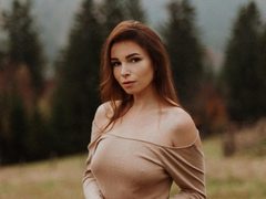 AnnaBlossomm from LiveJasmin