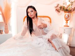 AnniaTorres - female with black hair and  big tits webcam at LiveJasmin