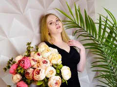 AnnabelleJameson - blond female with  big tits webcam at LiveJasmin