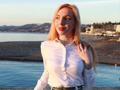 AnnetTenet - female with brown hair webcam at ImLive