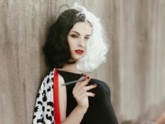 AnnieSkye - female with black hair and  small tits webcam at LiveJasmin