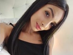AnnaSerna - female with black hair webcam at LiveJasmin