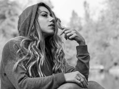 AnnyFitt - blond female with  small tits webcam at xLoveCam