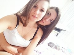 Anny_Ammy - female with brown hair webcam at ImLive