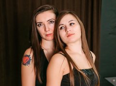 Anny_Ammy - female with brown hair webcam at ImLive