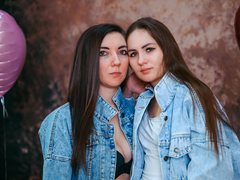 Anny_Ammy - female with brown hair webcam at ImLive