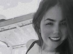 AntonelaWoo - female with black hair webcam at ImLive