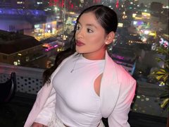 AntonellaGilx - female with black hair webcam at ImLive