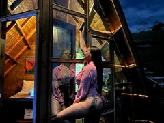 Antoniachocolate - female with black hair webcam at ImLive