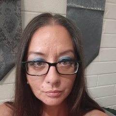 AnyaBest - female with brown hair webcam at ImLive