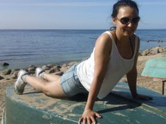AppetizeBabe - female with brown hair webcam at ImLive
