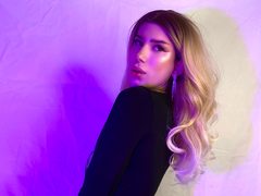 Ariana_Cute - shemale with black hair webcam at ImLive