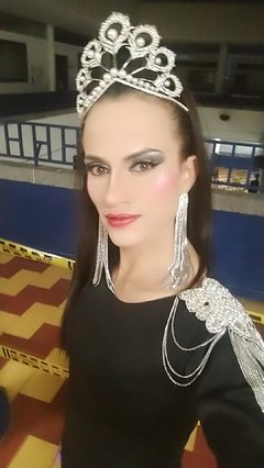 arianastars - shemale with brown hair webcam at ImLive